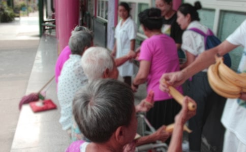 ����Ժ������`�ĵ��w��