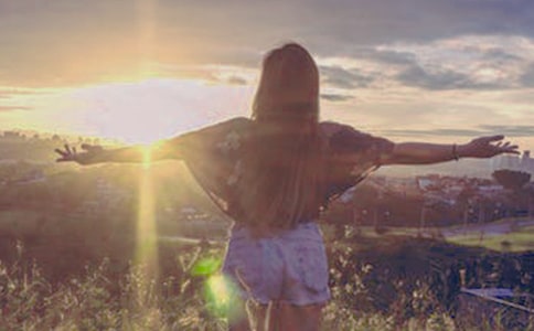 ���P��Ů�Գ�Ҋ���Ĳ�