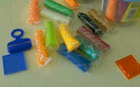 關(guān)于捏橡皮泥作文200字-小學二年級狀物作文