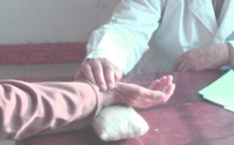 《學(xué)會看病》讀后感