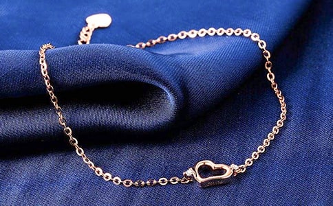 《項(xiàng)鏈》讀后感