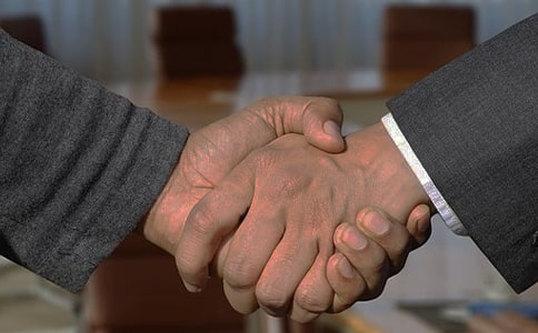 過(guò)年拜訪老人時(shí)送什么禮物好