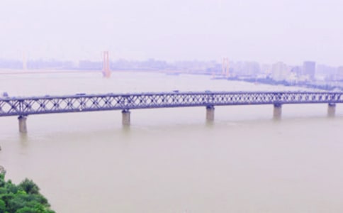 潘長(zhǎng)江被男選手強(qiáng)吻 朱丹嚇壞花容失色