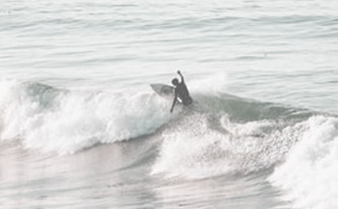 在海邊沖浪的日子700字小學(xué)生作文