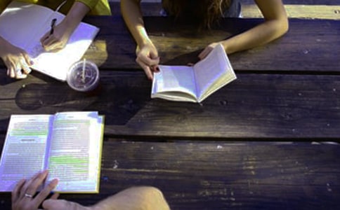 大學(xué)生創(chuàng)業(yè)策劃書