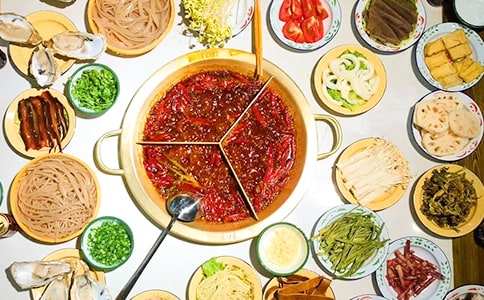 �������?zh��n)��?/></p>
<h2>�������?zh��n)��?</h2>
<p>���������������ͣ�ɢ�l(f��)�����˵�ζ������ž��ž�������ׂ�(g��)�~����ȥ���������﯂��ط��L�����r(sh��)��?x��)r�����r(sh��)�[�r(sh��)�F(xi��n)���Ƴ���һ�L������������ô��(hu��)�@ô�����~�豾�����rζ�c��停�������������������һ����������������(ji��n)ֱ׌�˟o���ֿ����@������ζ�ĳɶ����������</p><p>������� �f�^�ɶ���偵Ĵ���������K����Ը�ԃ������M(j��n)��偵���M�궼�����͵���ζ������һ���������M(j��n)�˝M�M���Ҹ��С���վ���h����������ζ�����_ʼ���x�Լ��ăx�Ĵ����������ǂ�(g��)����Ƭһ��ζ��������������`��ᘹ�����(d��ng)Ȼ���ܾܽ^����Ȼ��������������Ǿ́�M�M��һ������㇊���Ŀ����c����ȻҲҪ��ׂ�(g��)���㹽����������������ˡ������� ���f����ȥζ������ٝ���������˝M�M��һ��������M(j��n)���Q����֮�۵�偵��������������������������ڜ����ϲ���؞R�����������㣡</p><p>�����҂��_ʼ���ĵصȴ����ҰѱǼ✐�ڻ����������(f��)�����������˵���⡣ ���f���ɶ����֮���Ժó���������?y��n)����������㣬ζ�����������ϝM�M��һ�ڣ�������������������ʳ�õ���ζ����ᘹ���(y��ng)ԓ�؄e�؄e���ۣ�ҧһ����ȥ��֭ˮ�ĞR���㹽��(y��ng)ԓ�ܰ����е���ⶼ��������ҧһ��������(g��)��ǻ������������������⑪(y��ng)ԓ��ˮ����o�F�������S���Ľ�����߀���ǽz��������ζ��</p><p>�����@�r(sh��)���K�ڿ����_��ˣ��ү����������������һ���㹽������һ��������ҧ��ȥ��������ˬ�����������������һ�ζ�o�F���ف�׿�������ؽ�������(g��)��Ͷ����M��ʳ����̫��ζ�����ҿ��Ʋ�ס�Լ�������֣�һ�B����ʮ�״����ֺ��˃��뜫�����������ѽ�(j��ng)�����������߀���ٳԡ�</p><p>�����Á���ʳ��u�u��������Ƀ����������A�L�L��С��Ƥ���е�һ�Nǰ��δ�еĝM�����Ҳ�S���ɶ�������偵����������ڴ���׌�ҝM����׌���Ҹ���</p><h2>�������?zh��n)��?</h2>
<p>�������������ϣ�������(du��)���f����������������գ�������?gu��)���ȥ���҂��ҵ��µ��Ǽҡ�С���λ�側����㡯���?/p><p>�����ҵĵ�һ����(y��ng)�����Ǹ��d��һ�����߸ߣ����ܿ��Ԍ���؆�����������(du��)ѽ��10��21�ղ����ҵ����հɣ����������ǲ���ӛ�e(cu��)�ˣ�������Ц���f�����қ]ӛ�e(cu��)������������r(n��ng)�v���ա���</p><p>����������������܇ͣ�ã������ҁ������@����������ġ�С���λ�側����㡱���ְ����ѽ�(j��ng)����߅�����҂��ˡ���߀�ǵ�һ�γԴ�������һ�M(j��n)�꣬��������ؖ|��������һ��(g��)�񺞶�Ҫ���Îױ���</p><p>�������������ҁ���ȡ�ͅ^(q��)���@�����R�Ĕ[����һ���ŵ��⴮��߀��һ��(g��)��(g��)�P�ӡ������������еĴ����u���~�����еĴ����߲˹Ϲ���ֻҊ�����ı������ó��״������u��Ͷ�Ƥ�Ĵ�����������ֵĆ��������������҂���ȥ�c(di��n)�ˆ����y���@����������������������һ��(g��)�бP���Ѵ�����������棺���@�ﲻ���c(di��n)�˵�`��ֻҪ�Լ��þ�������</p><p>�������@�ӆ�������Щ���������һ���u������һֻ�քt����һ�P����⡣���^�������бP��������������߅���ص��˲��������ְ��������ԣ������������^�������������Ͷ����С�</p><p>������(du��)�ҁ��f���қ]���^�ľ�ֻ�д��������������һ����Ƥ��һ�r(sh��)��֪��������������ؿ��򋌋�������Ҋ���ҵĘ�����΢΢һЦ��ָ����f��������ֱ�ӷ��M(j��n)ȥ�����������ұ�ץ�o��Ƥ��������ԇ̽�Ե������̽��һ�£��R�Ͽs��������С�������ط���偡�</p><p>�����ܿ��������������������һƬ�����M(j��n)�{(di��o)�����^��һ��(hu��)�������������҂������������Ͷ��ʳ�����ٓ������Ե����ҳԵÝM���������ò��_�ģ�</p><div   id=