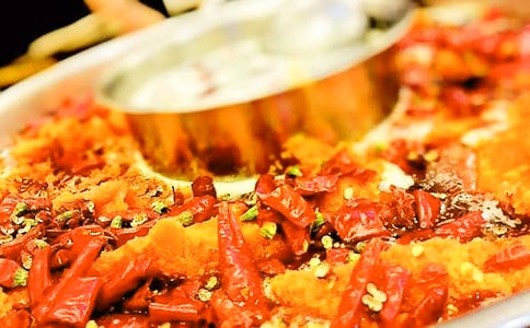 ���?zh��n)��ăr(ji��)���Ƕ���������x����?zh��n)��?/></p>
<p><strong>���?zh��n)��ĺ?ji��n)��</strong></p>
<p>���?zh��n)���ָ���펧�мӟ��O(sh��)��Ĳ������ǻ�偲����I(y��)����Ҫ���b�䡱���S�����M(f��i)�ߌ�(du��)�h(hu��n)���c��(ji��)���J(r��n)�R(sh��)�Ĳ�����ߣ���(ji��)�ܭh(hu��n)���Ļ��?zh��n)��?hu��)���Ј�(ch��ng)�����x��</p>
<p><strong>���I(y��)���?zh��n)��?y��ng)��������Ҫ��</strong></p>
<p><strong>1���a(ch��n)Ʒ�Y(ji��)��(g��u)�O(sh��)Ӌ(j��)����</strong></p>
<p>���b��(ji��n)������(w��n)�̰�ȫ��ͨ�L(f��ng)형����߾��[�����_(k��i)�P(gu��n)������</p>
<p><strong>2����䌣�I(y��)�ӟ��O(sh��)��</strong></p>
<p>��Ҏ(gu��)�a(ch��n)Ʒ����ȫ�ɿ�����(ji��)�ܭh(hu��n)�����������㡢�S�o(h��)��(ji��n)����</p>
<p><strong>3���a(ch��n)Ʒ���^�O(sh��)Ӌ(j��)���^</strong></p>
<p>�x�ĿƌW(xu��)������Ψ������ʽ�F(xi��n)�������@�Ñ�(g��)�Ի�������</p>
<p><strong>4����Č�(sh��)����������(x��)</strong></p>
<p>��횇�(y��n)�񰴈D��������Ҏ(gu��)��ʩ�����a(ch��n)Ʒ���^�o(w��)���@覴���</p>
<p>���늴Št��������һ��(g��)���мӟ��O(sh��)���һ�w����������(du��)�ڂ��y(t��ng)������ӟ������������(y��u)��(sh��)��</p>
<p><strong>���w�ԣ�</strong></p>
<p>���늴Št�����c�ӟ��û��늴Št�������Y(ji��)�ϣ�׌���γ�һ��(g��)���w�����^���y(t��ng)��ȼ?x��)�����ӟ��O(sh��)���c�����ąf(xi��)�{(di��o)�������@�ă�(y��u)��(sh��)�����늴Št����׌����������(l��i)���Йn�����������^��</p>
<p><strong>��ȫ�ԣ�</strong></p>
<p>���늴Št�����ڰ�ȫ�����ǂ��y(t��ng)����ӟ����o(w��)�����^�ġ�������֪���y(t��ng)������ӟ��������Ǿƾ�߀��ú������ȫ�[�����h(yu��n)���Ǿo�S���ģ����ھƾ���ú��ļӟ��O(sh��)����ɵđK���ѽ�(j��ng)����ö�e��</p>
<p><strong>�h(hu��n)����(ji��)�ܣ�</strong></p>
<p>���늴Št������ʹ�û��늴Št�ӟ�������һ��(g��)�����Ʒ�����늴Št�Ȃ��y(t��ng)������ӟ�ĭh(hu��n)�����Ͼ��н^��(du��)�ă�(y��u)��(sh��)���Ĺ�(ji��)�����f(shu��)�����늴Št������?y��n)�ʹ�û��늴Št�ӟ������늴Št��΢��X�����c늴żӟᣬ���܏ğ�Ч��߀�Ǐ����ܿ����϶���(y��u)������ӟ���</p>
<p><strong>���?zh��n)��ăr(ji��)��</strong></p>
<p>һ��Ļ�偵궼���õ�Һ������?zh��n)����@�N�������gһ�����ЈA�εĿն��Á�(l��i)����偠t����ܛ���B��Һ����͠t��Á�(l��i)�ӟ�����С�͵ļ���Һ������?zh��n)����������Ԫ�����Ԫ֮�g�����ڻ�偵�Ĵ�����İ�Ԫ������Ԫ֮�g��</p>
<p>늴Št���偟o(w��)�������o(w��)�͟����p���{(di��o)��(ji��)�����������ǳ���(ji��n)������늴Št���?zh��n)���늴ŠtǶ����?zh��n)��ģ��c���朆Ȼһ�w�����^�֌�(sh��)�á�һ�����?zh��n)����g�����Ђ�(g��)���늴Št��Ҳ������߅���Ƕ����(g��)С늴Št������������ʹ����</p>
<p>����(j��)���Ӵ�С�Ͳ��|(zh��)�Ĳ�ͬ��늴Št���?zh��n)��r(ji��)��Ҳ�кܴ���С�͵Ĳ��|(zh��)һ��Ļ��?zh��n)��r(ji��)�����ڰ˰�Ԫ����ǧԪ֮�g�������͵ĸߙn���?zh��n)��r(ji��)��������ǧԪ����ǧԪ֮�g��</p>
<p>�F(xi��n)�ڵĻ��?zh��n)�߀�ж�N���ܵ������������²����Ȳ�ȡů���O(sh��)Ӌ(j��)�������µ�ů�t���_(k��i)�������܇�����ů���ġ��@�N�๦�ܻ��?zh��n)�Сһ�c(di��n)�Ĵ����һǧԪ����ǧԪ֮�g�����c(di��n)�ăr(ji��)�����F������ڃ�ǧԪ����ǧԪ֮�g��</p>
<p><strong>����x����?zh��n)��?/strong></p>
<p><strong>�����|(zh��)���x��</strong></p>
<p>���?zh��n)������|(zh��)�֞飺�������塢�����谷���������(sh��)ľ��塢�ܶȰ��N��(sh��)ľƤ������������������?zh��n)��r(ji��)��͌�(sh��)ľ���?zh��n)��ăr(ji��)���������Щ�S�ҕ�(hu��)���ܶȰ�����N��(sh��)ľƤ��(d��ng)����(sh��)ľ���?zh��n)��u���I����ُ(g��u)�I�r(sh��)ҲҪ������⡣</p>
<p><strong>���?zh��n)���ܵĲ��|(zh��)�x��</strong></p>
<p>���?zh��n)���ܽY(ji��)��(g��u)��(du��)�����ӵķ�(w��n)�����������P(gu��n)��Ҫ��������Ŀǰ��һ���(hu��)���ð�ʽ�������(sh��)ľ������ľ���3�N����ͬ�Ŀ�ܻ��?zh��n)��r(ji��)��Ҳ��(hu��)��ͬ��</p>
<p><strong>���?zh��n)�����|(zh��)�x��</strong></p>
<p>Ŀǰ�Ј�(ch��ng)�ϻ���_(t��i)��Ĳ��|(zh��)Ʒ�N���������·֞飺�@Щ��Ŀ����Ĳ��|(zh��)�r(ji��)���e���^������ʹ����ͬ�N���|(zh��)���r(ji��)��Ҳ��(hu��)����Ʒ�����|(zh��)���Ĳ�ͬ�����^(q��)�e������ʯ���?zh��n)���������ʯ����(zh��n)�������������(zh��n)��桢�����谷�����(zh��n)�����䓻���������(zh��n)������Լ��մɻ���(zh��n)�������҂����h�M��ʹ���մɻ��?zh��n)������@�N���|(zh��)�������?zh��n)����a(ch��n)�S�Ҳ��ã����ڷ����˻�偵������Ҫ����ܵ��ˏV���J(r��n)����</p><div   id=