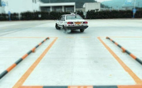 �{У�D(zhu��n)׌�f(xi��)�h����ͨ��10ƪ��