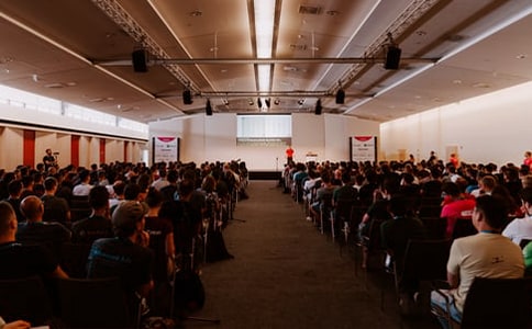 �v���ĵ��w��