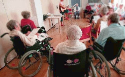 ����Ժ���(d��ng)������(y��u)�x��15ƪ��