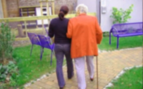 ����Ժ���(d��ng)�Ĳ߄���