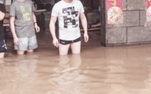 我是小抗洪英雄作文350字