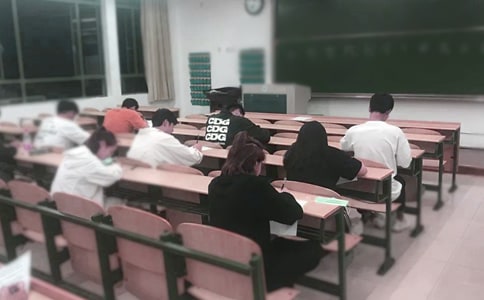 �o(h��)ʿ��ԇ�ĵ�