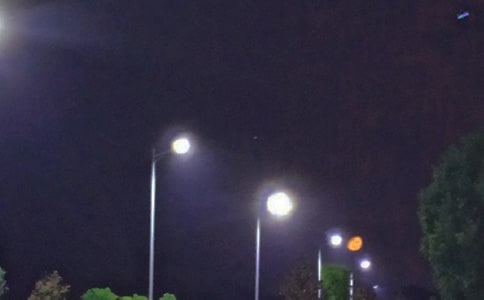 路燈與月亮作文2篇