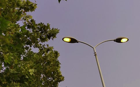 月亮和路燈作文3篇