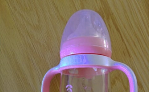 育兒常識(shí):寶寶喜歡難做奶瓶