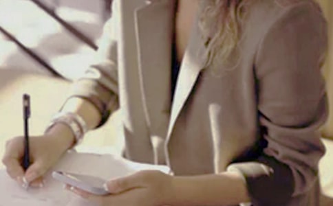 �P(gu��n)�ڱ��_��Ů���^�����ģ�ͨ��21ƪ��