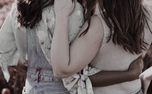 �������������Ů��ɢ��