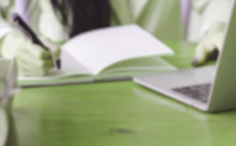 商務(wù)談判中如何表達(dá)“不滿”