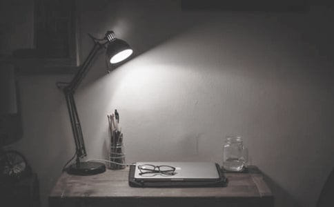 不要在深夜做任何決定