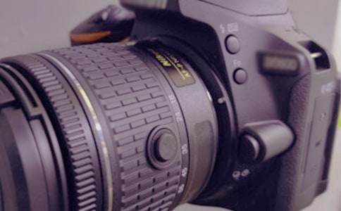 走遍天下相機(jī)為侶作文