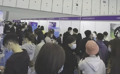成都秋季特大型人才招聘會落幕 薪水待遇上漲