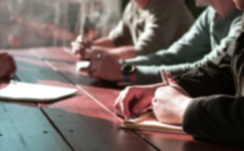 職場(chǎng)潛規(guī)則:“過(guò)度分享”有錯(cuò)