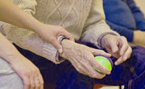 �����꼉(j��)��(y��u)�����ģ������һؼ�����