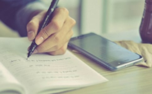 詩人的居所作文范文