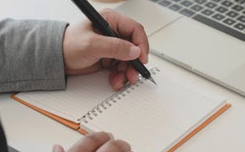 聰明的小黑狗250字作文